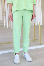 The She's All Set, Lime