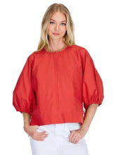 Hannah Top, Red
