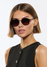 DAKOTA | Black + Black Tea 18K