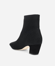 Emeli Bootie