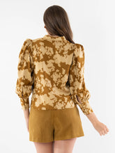 Hampton Top, Hide