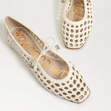 Marcie Mary Jane Flat