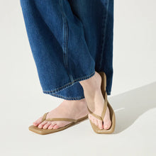 Mercer Flip Flop