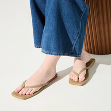 Mercer Flip Flop