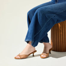 Opal Kitten Heel, Whiskey