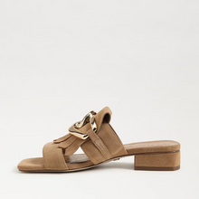Darby Slide, Camel