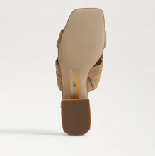 Darby Slide, Camel