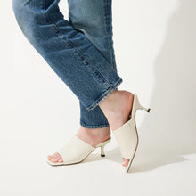 Wren Kitten Heel