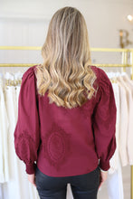 Amory Top, Maroon