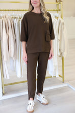 The She's All Set, Umber