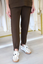 The She's All Set, Umber