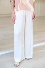 Amara Pant, Champagne