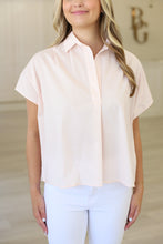 Solid Poplin Signature Collar V-Neck Top