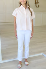 Solid Poplin Signature Collar V-Neck Top