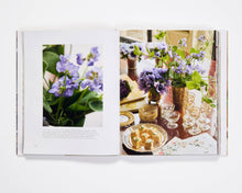 Aerin Lauder Living With Flowers Coffee Table Book
