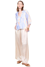 Amara Pant, Champagne